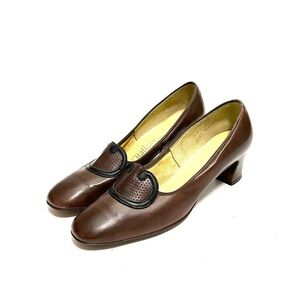 Vintage 1960s mod brown leather brogue elastic vamp slip on pilgrim heels